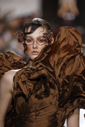 HAUTE COUTURE