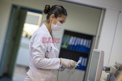 COVID-19 works continue in laboratory at Antalya's Akdeniz University