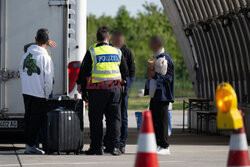 Border controls 