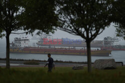 Vessels line up on the Yangtze River to cross the Gezhouba Dam