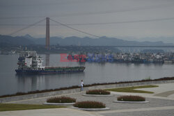 Vessels line up on the Yangtze River to cross the Gezhouba Dam