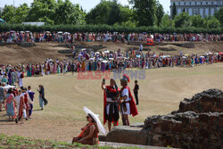 First chariot race in the Roman Circus of Merida
