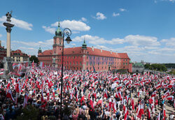 Organizowany przez Prawo i Sprawiedliwosc Marsz za Polska